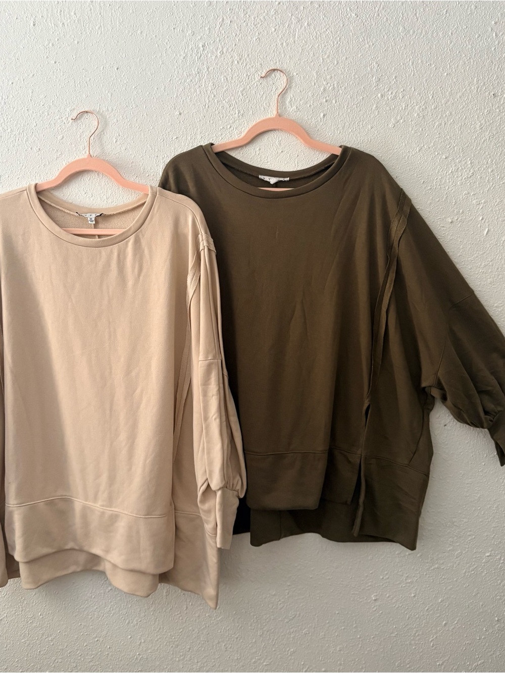 2 Oversized Crewneck Sweatshirts - Beige and Olive M